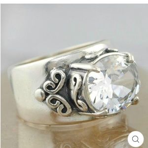 ❤️🌹BEAUTIFUL INSPIRANZA “EYE CANDY” STERLING SILVER RING. STAMPED 925. Size 7🌺